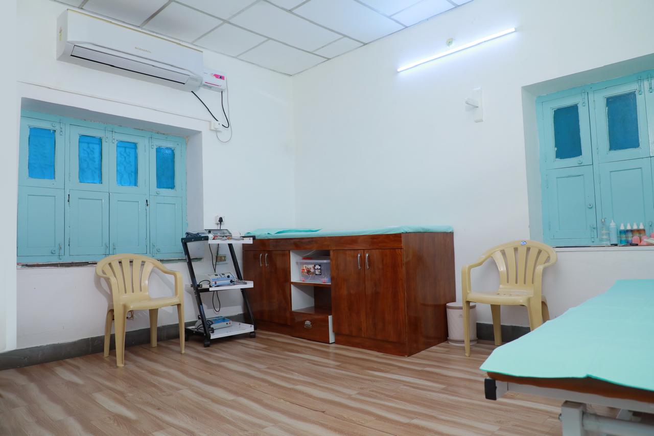Quiet physiotherapy consultation room
